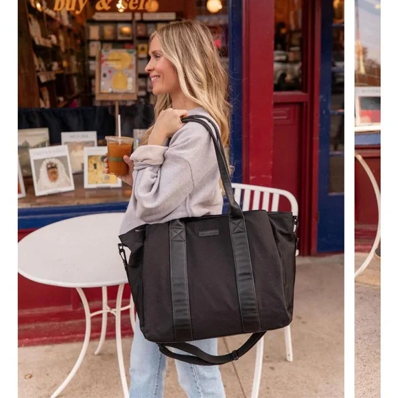 Poppy & Peonies Black Daily Tote Bag - Picture 6 of 6